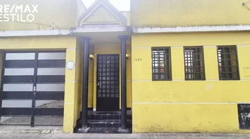 Casa en venta 2 dormitorios con cochera, La Plata