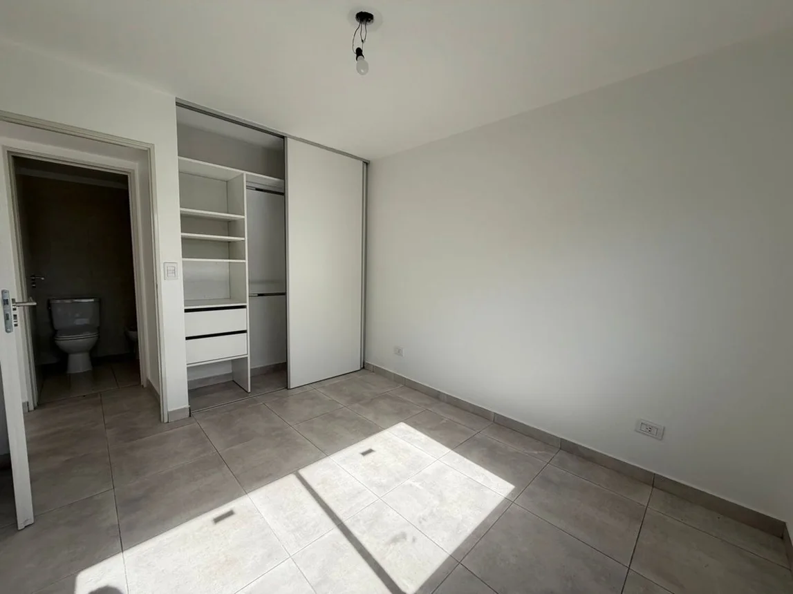 Departamento de 2 ambientes en alquiler en Morón, Río Piedras 300, foto 5