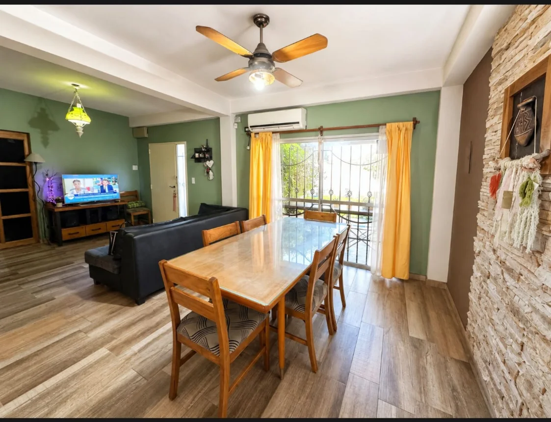 Casa en venta en Villa Luzuriaga, foto 3