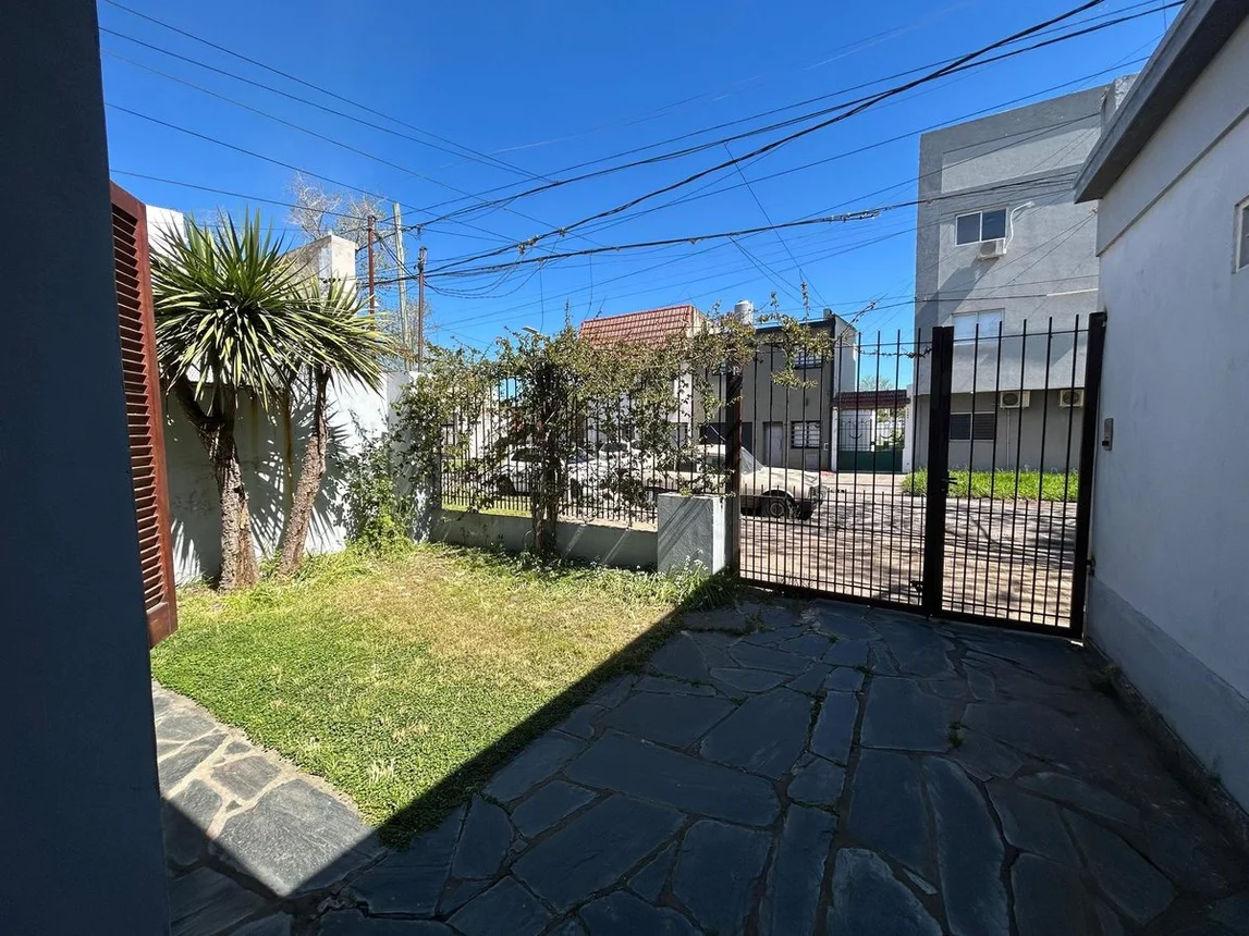 Casa en venta en La Plata, foto 2