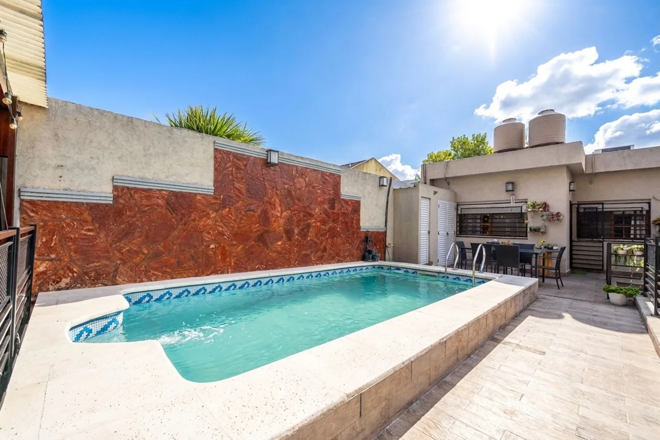 Casa en venta en Caseros, foto 2