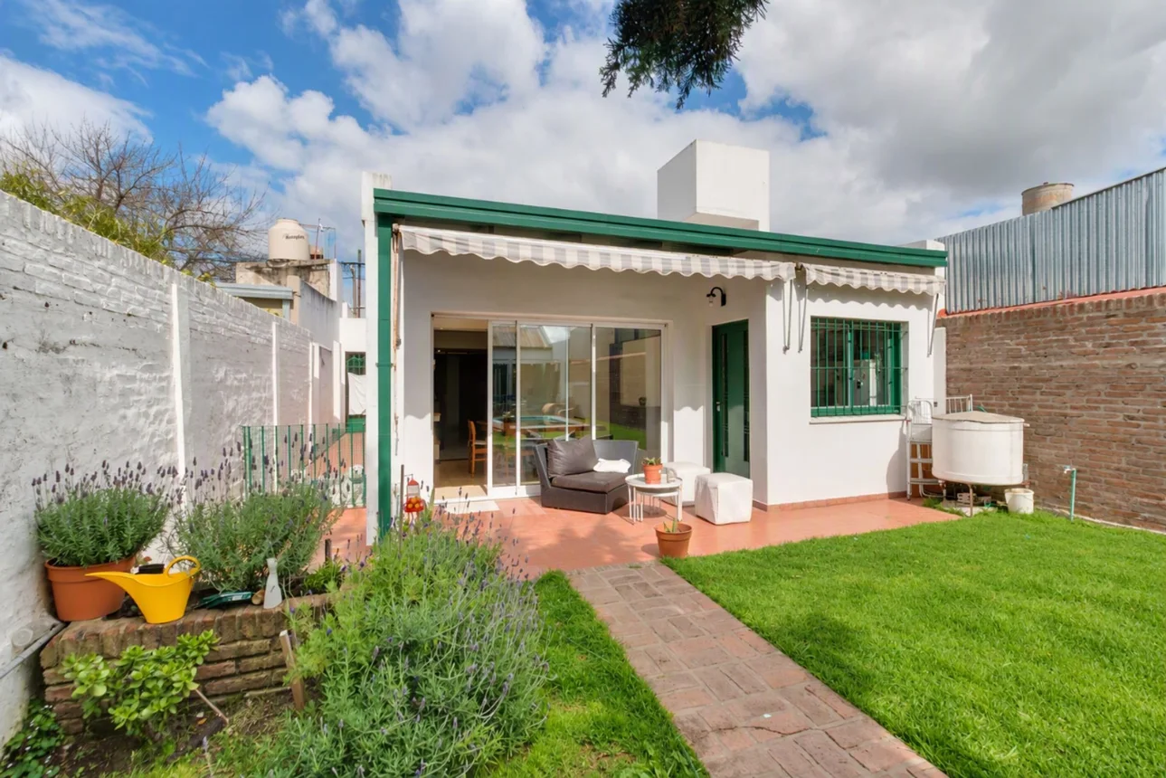 Casa en venta con jardin y pileta en la plata, foto 3