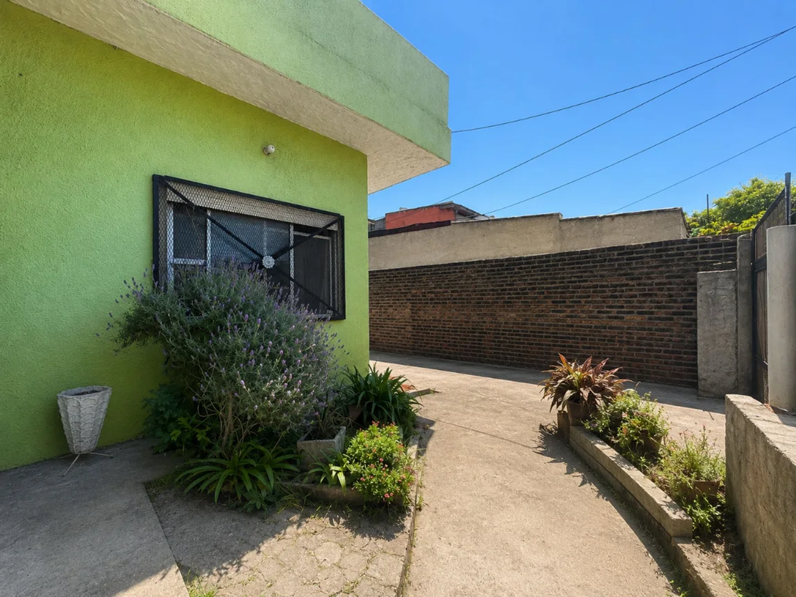 Casa de 5 ambientes en venta en Wilde, Lomas de Zamora 1400, foto 2