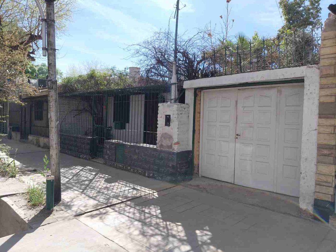 Venta casa c/ departamento céntrica ciudad Mendoza