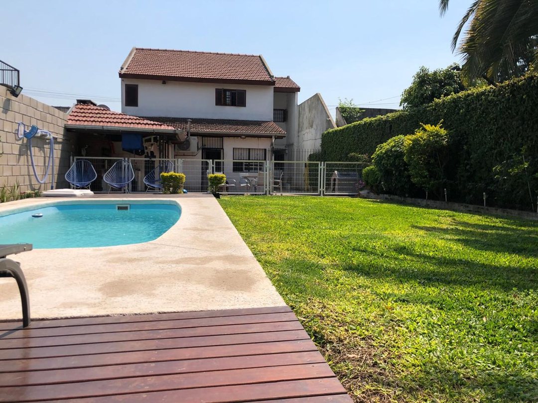 VENTA DE CASA 4 AMB CON PILETA EN ITUZAINGO NORTE
