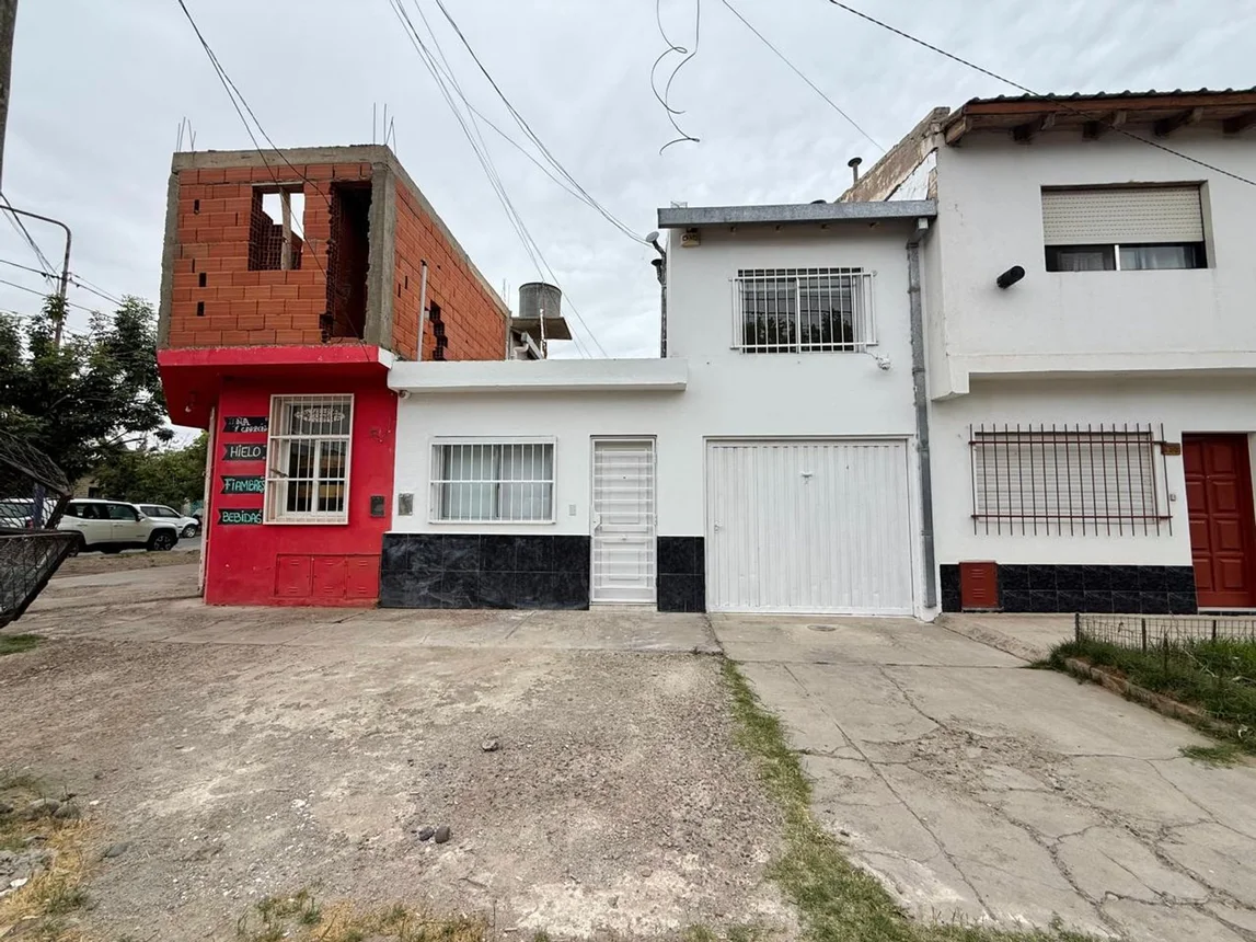 Dúplex de 6 ambientes en venta en Neuquén, Manuel Láinez 700, foto 2