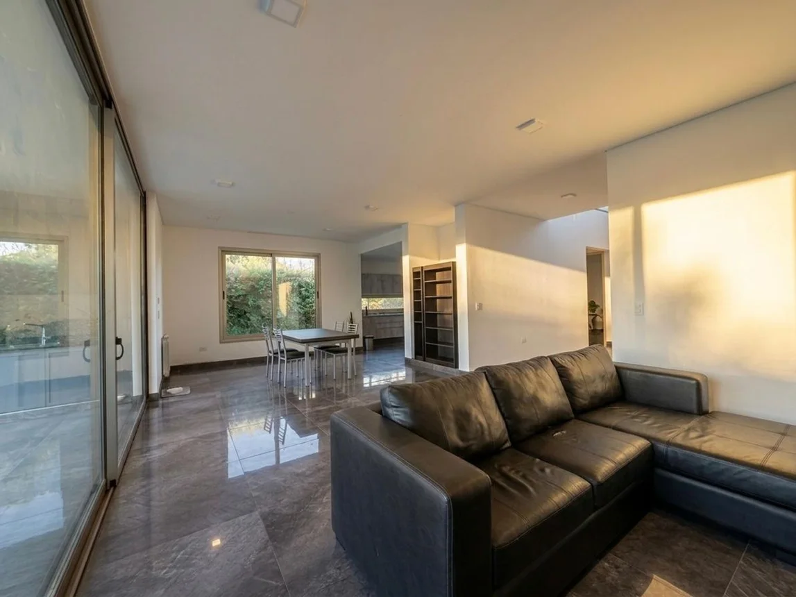 Casa en venta en Guaymallén, foto 4