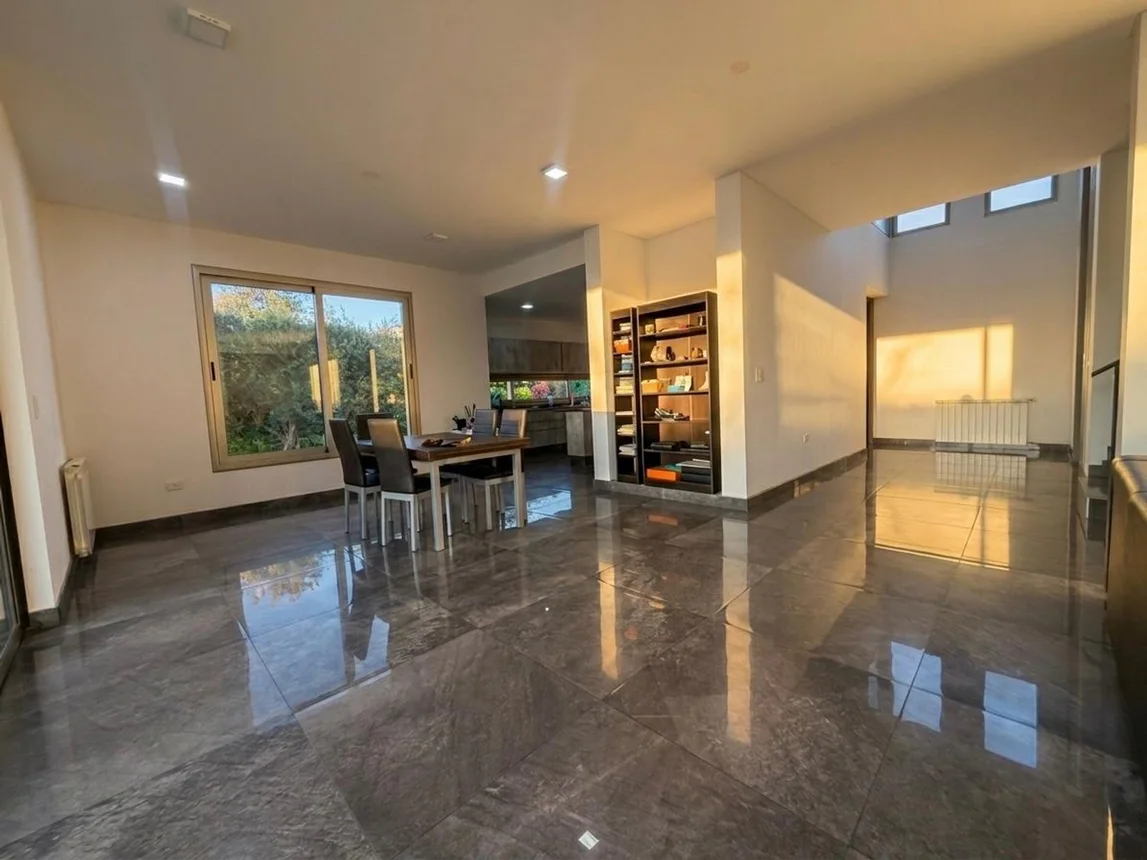 Casa en venta en Guaymallén, foto 2