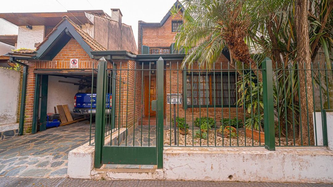 VENTA CASA OLIVOS CENTRO 5 AMBIENTES