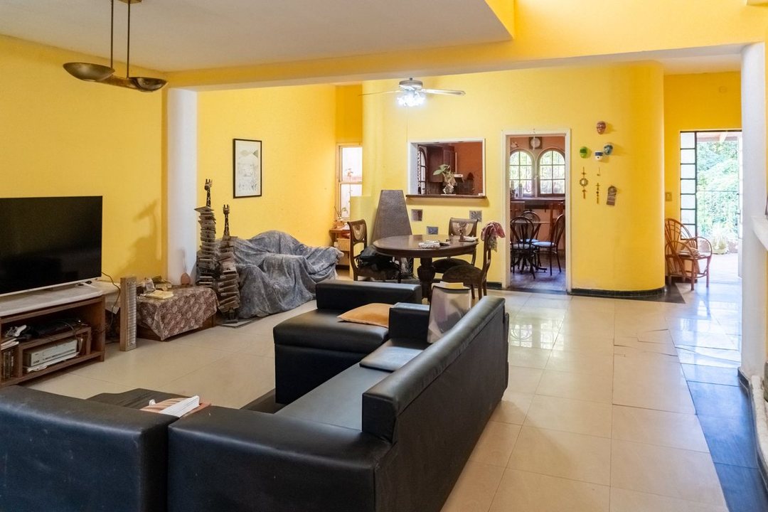 CASA EN VENTA 3 DORMITORIOS CON PILETA ARROYITO