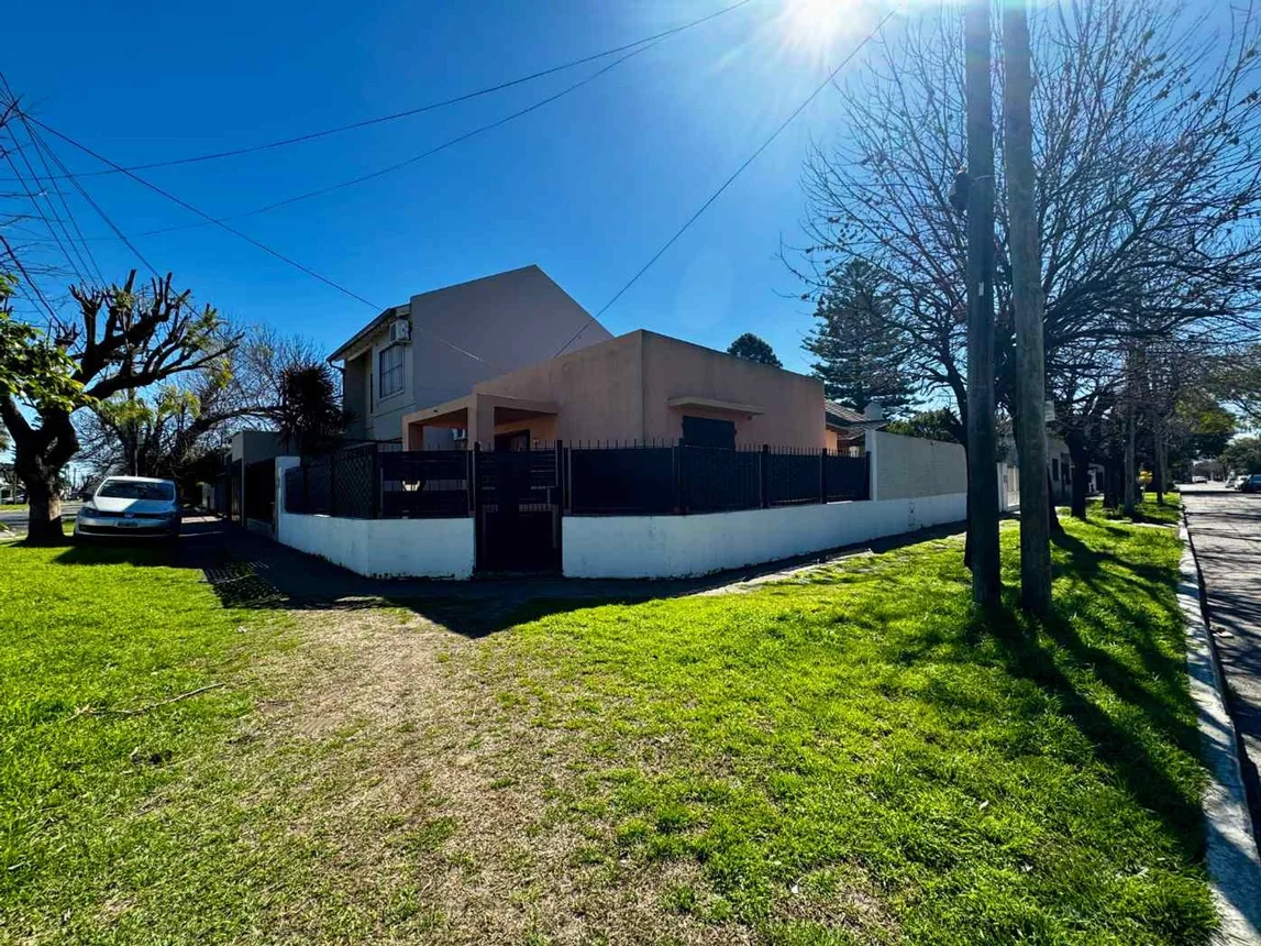 Casa en venta en San Antonio de Padua, Domingo Faustino Sarmiento 1700