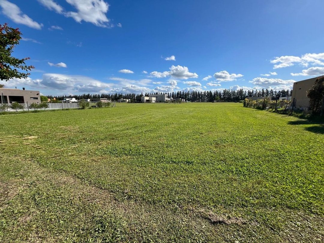 VENTA DE LOTE EN BARRIO MATISSE LOS CARDALES