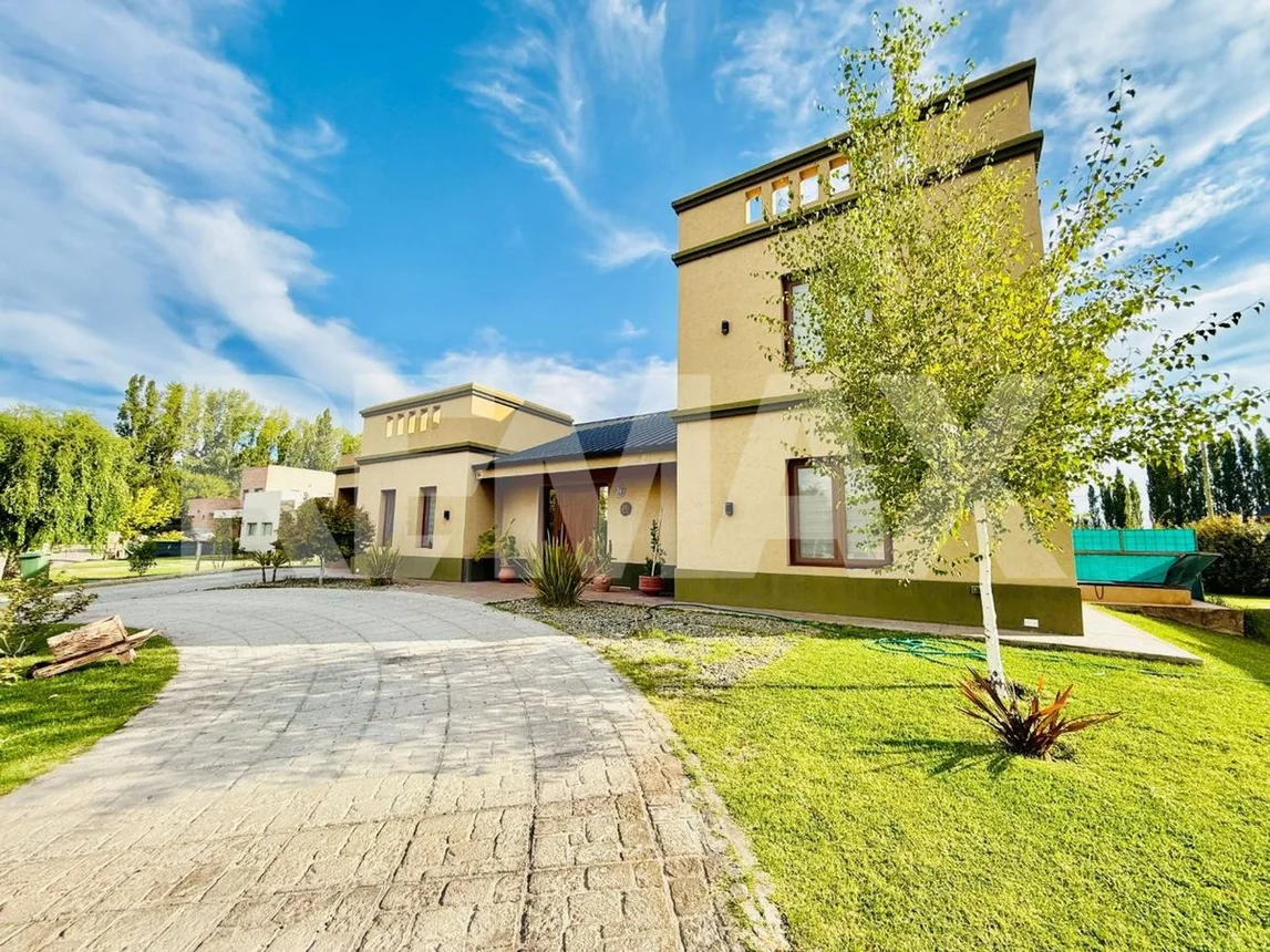 Casa en venta en Neuquén, foto 3