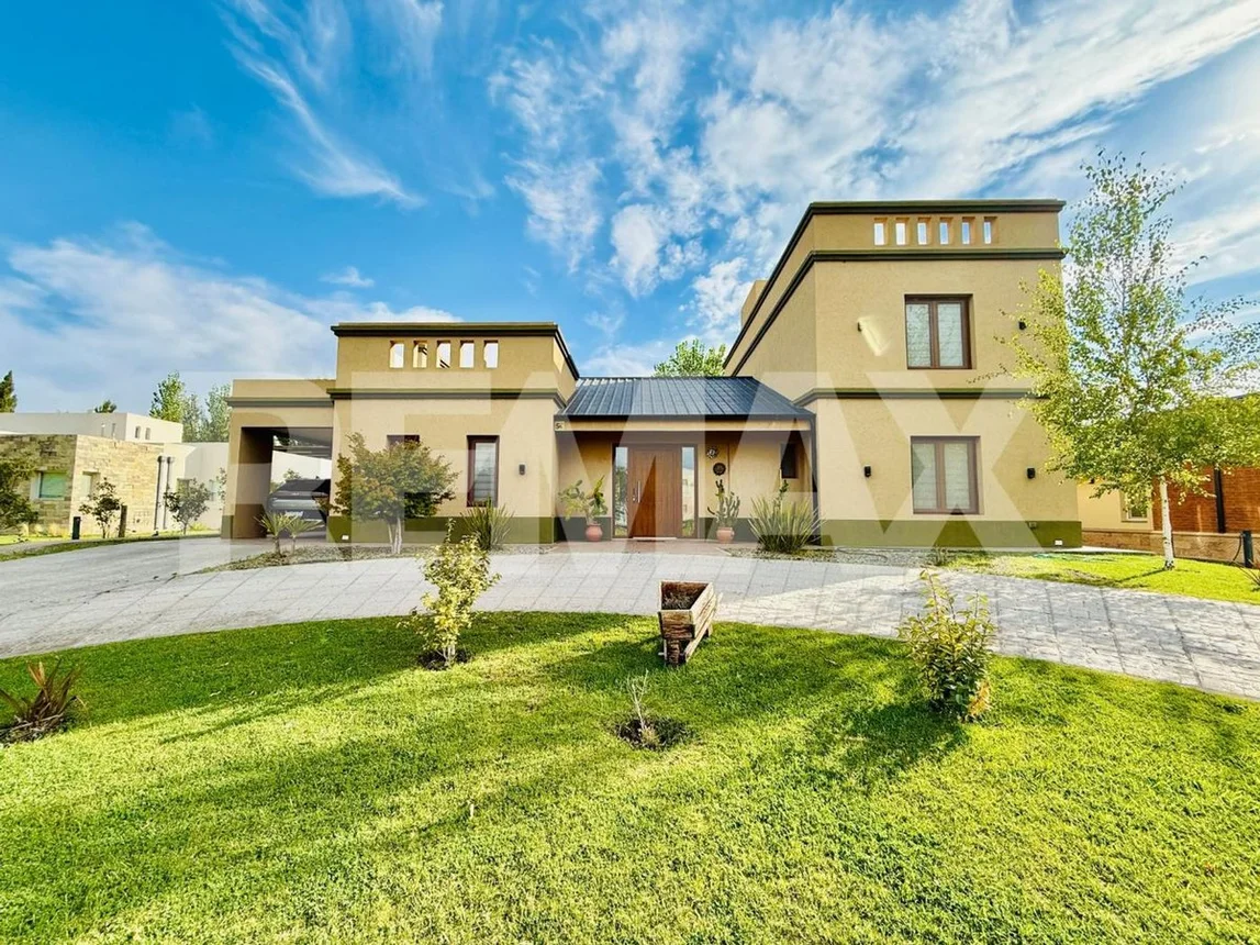 Casa en venta en Neuquén, foto 2