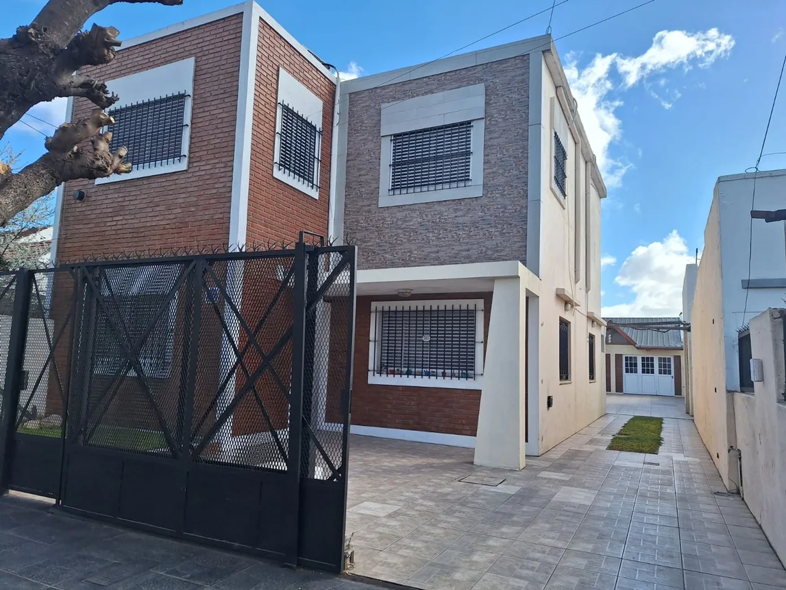 Casa en venta en Burzaco