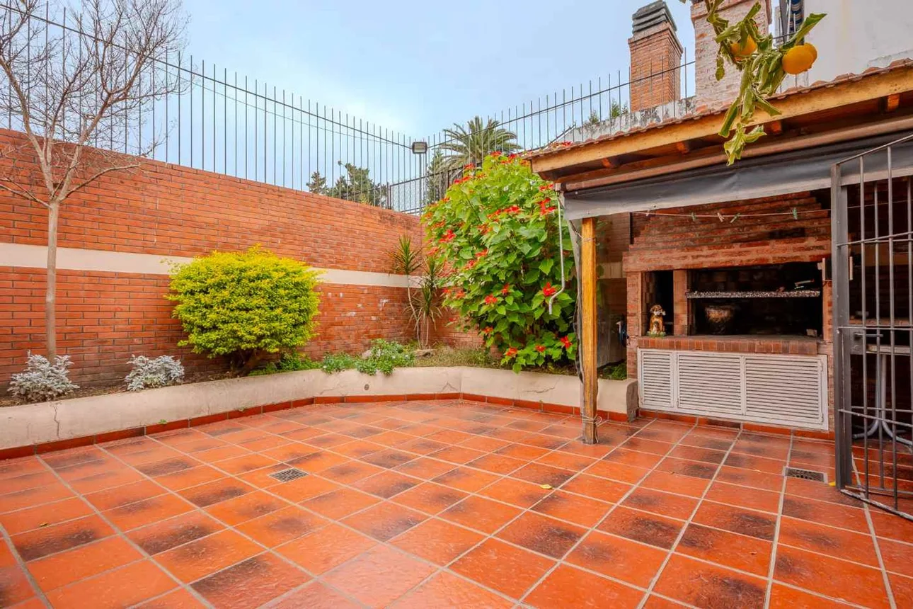 Casa de 5 ambientes en venta en Villa Urquiza, Zado 3400