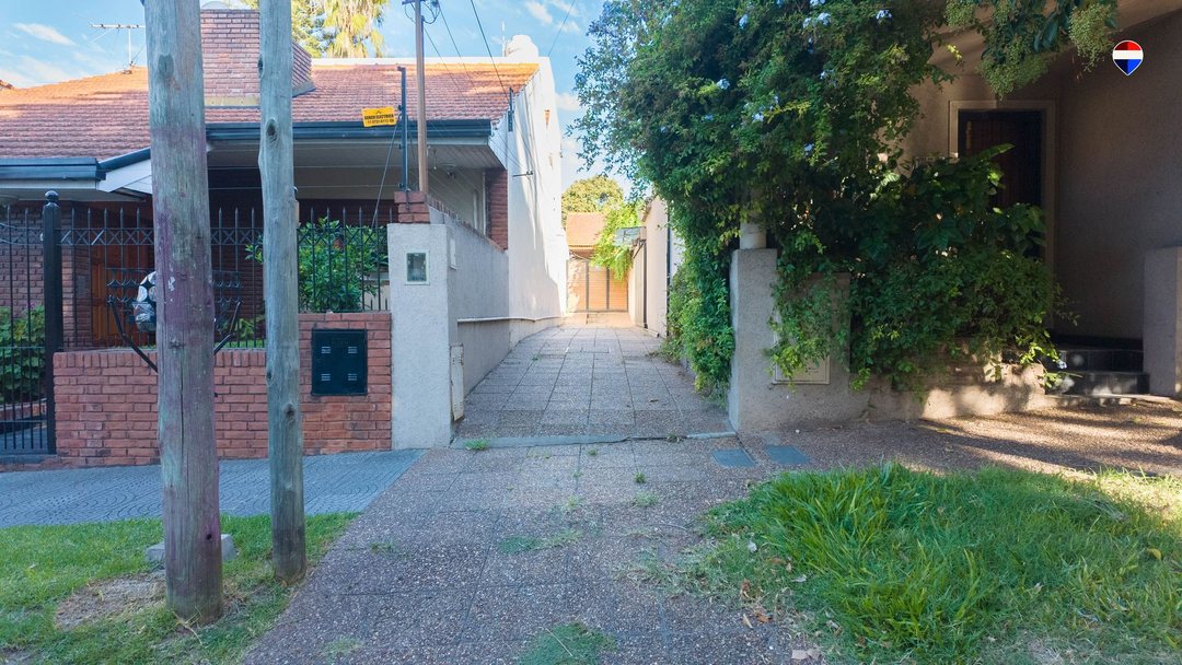 VENTA PH 3 AMB CON PATIO,QUINCHO Y COCHERA BERNAL
