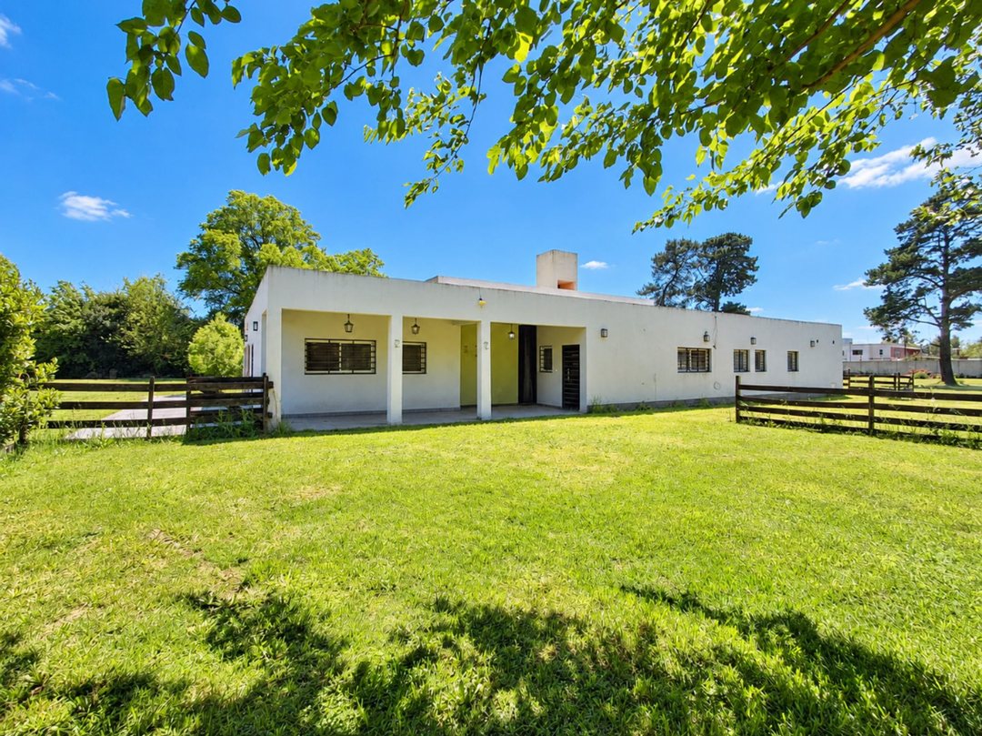 Casa en venta en Del Viso con parque de 4398 m2