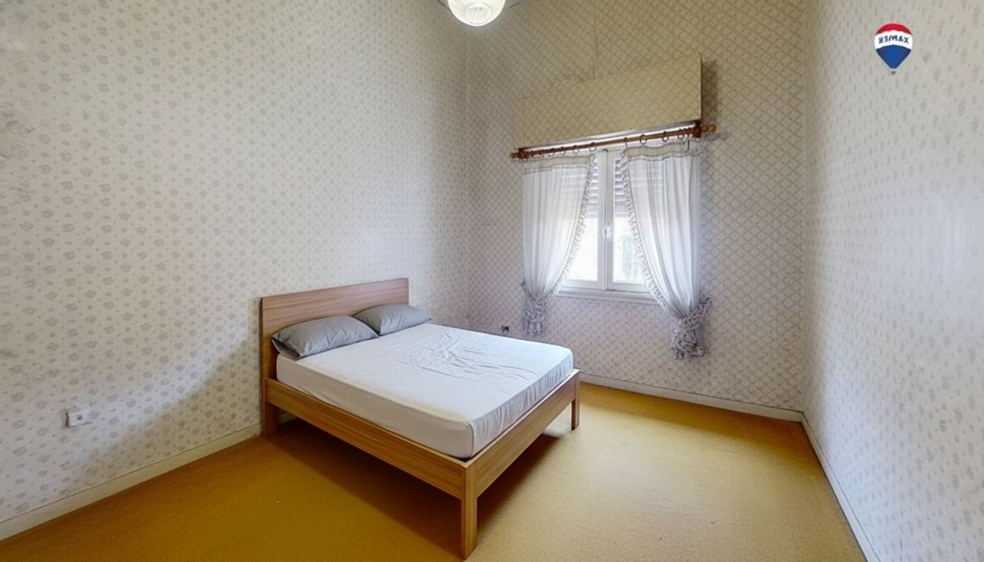Foto 5 — VENTA CASA 4 AMB CASTELAR A RECICLAR LOTE PROPIO