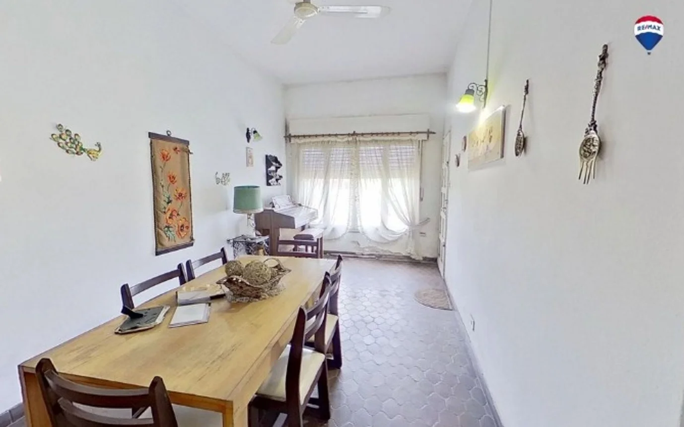 Casa en venta en Castelar, foto 3