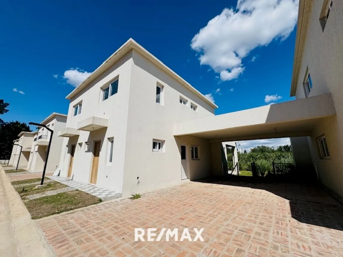 Casa dúplex de 3 ambientes en venta en Pilar, Joaquin Victor Gonzalez- Chic Village Pilar 1800, foto 2