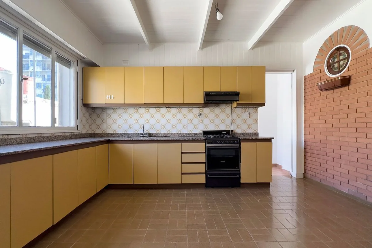 PH en venta en Flores, Tandil 2500