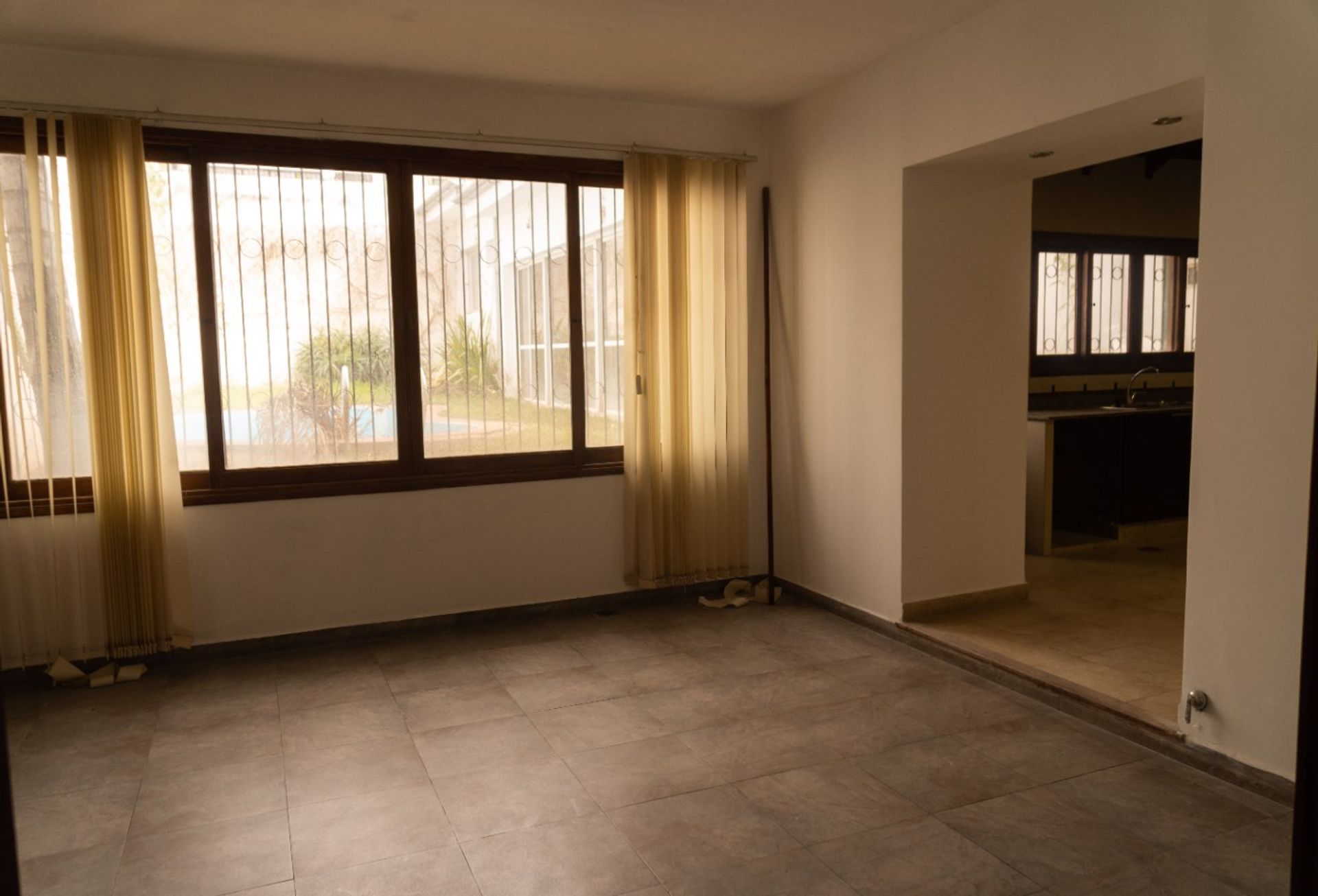 CASA EN VENTA 4 DORMITORIOS ZONA DELMI - foto 10