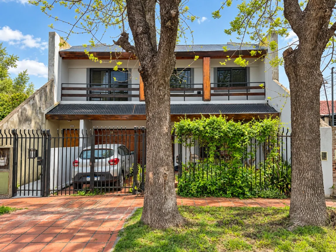 PH de 4 ambientes en venta en Ituzaingó, San Fernando 1500
