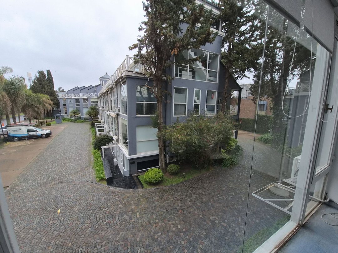 OFICINA COMERCIAL EN VENTA 3 AMB SAN ISIDRO GOLF