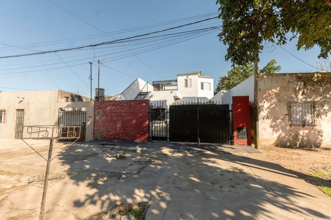 VENTA CASA EN DOS PLANTAS
