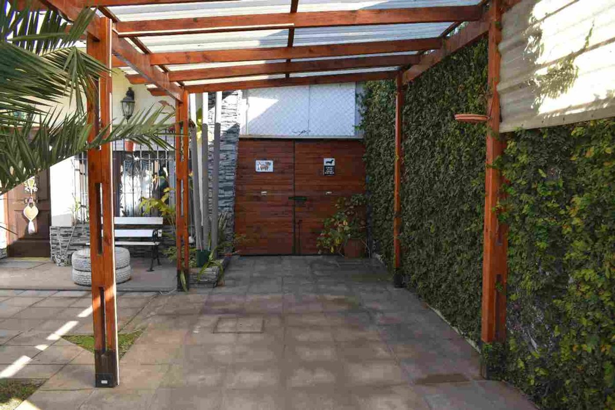 Foto 6 — VENTA CASA 4 AMBIENTES EN CASTELAR PATIO GARAGE