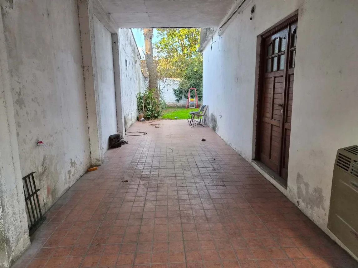 Casa en venta en Adrogué, foto 2