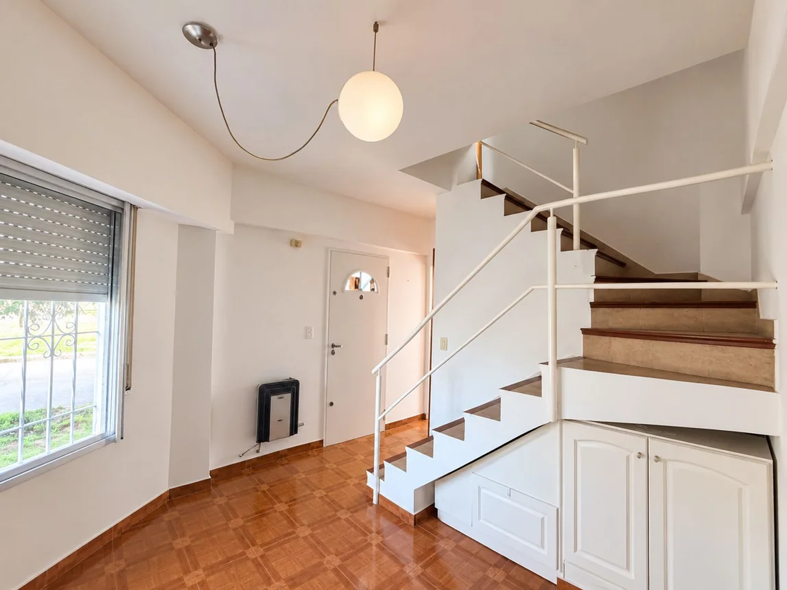 Casa tríplex en venta en Ramos Mejía, foto 4