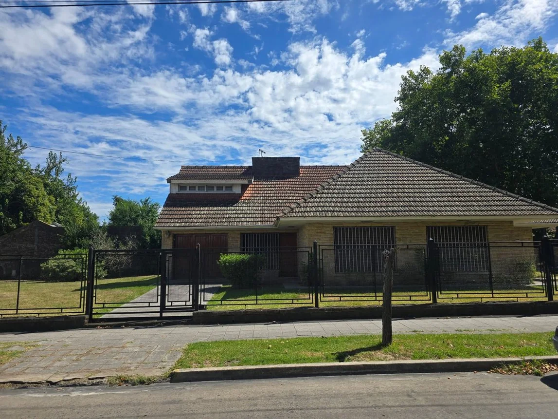 Casa de 8 ambientes en venta en Burzaco, 25 de Mayo 1000, foto 5