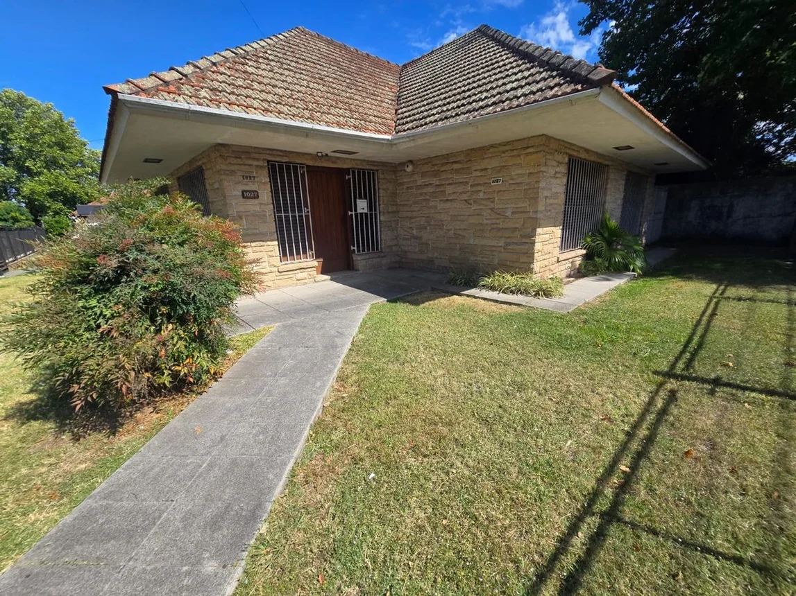 Casa de 8 ambientes en venta en Burzaco, 25 de Mayo 1000, foto 4