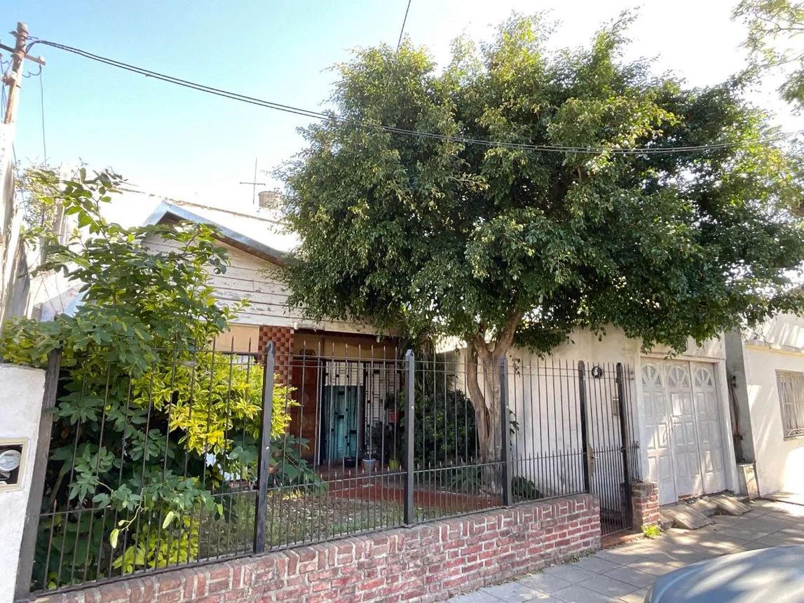 Casa en venta en Quilmes, foto 3