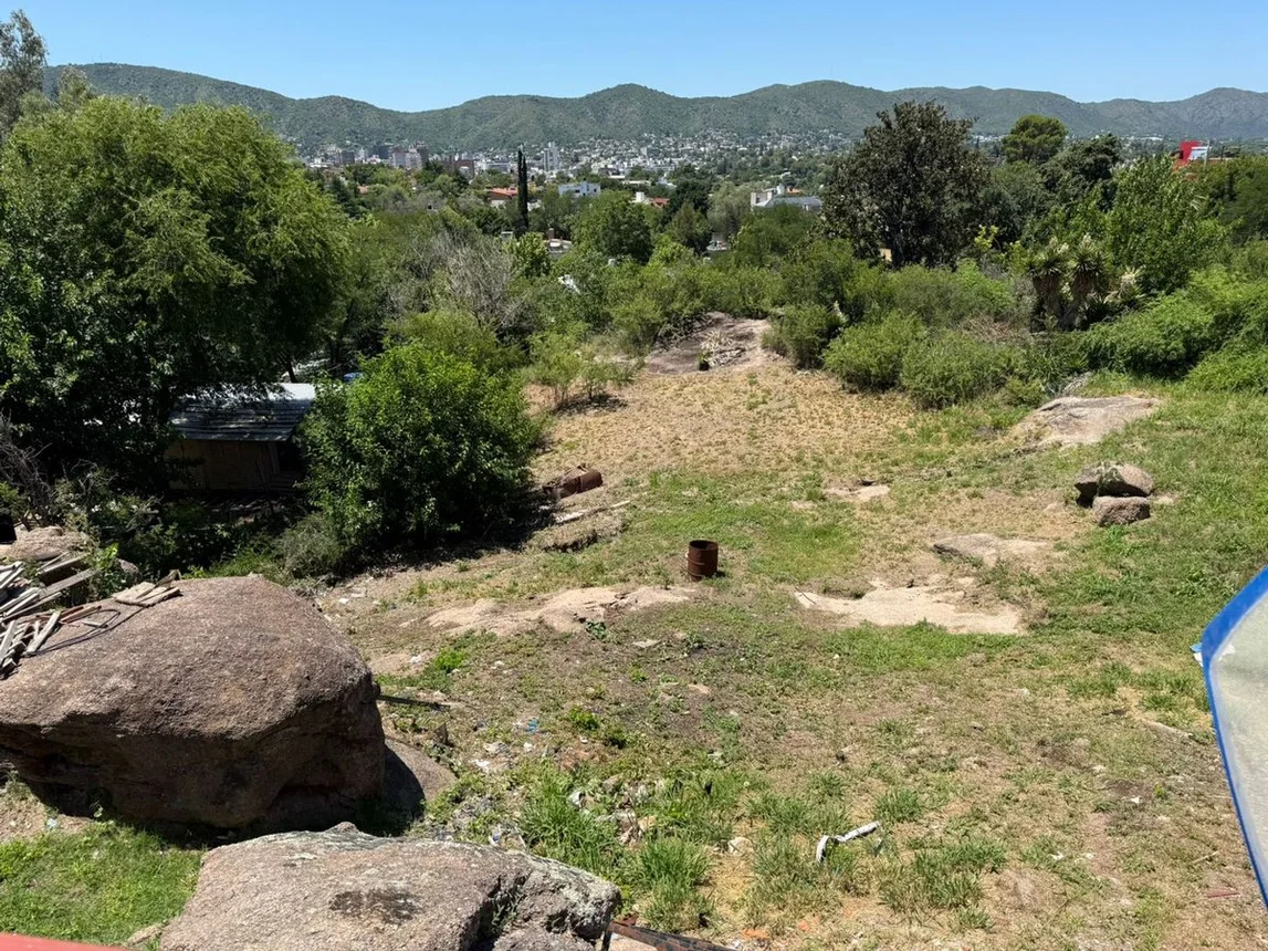 Casa de 6 ambientes en venta en Villa Carlos Paz, La Paz 500