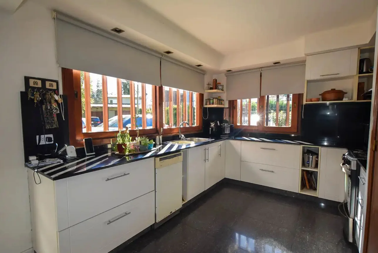 Venta de casa 4 amb doble cochera,parque y pileta, foto 4