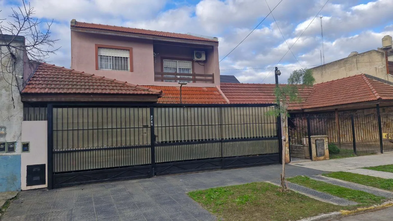 Chalet 5 amb. a/credito , 200 mts. cubiertos, foto 2