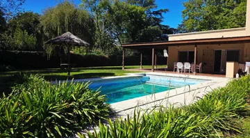 VENTA CASA QUINTA HOSTERIA SUR LUJAN PILETA