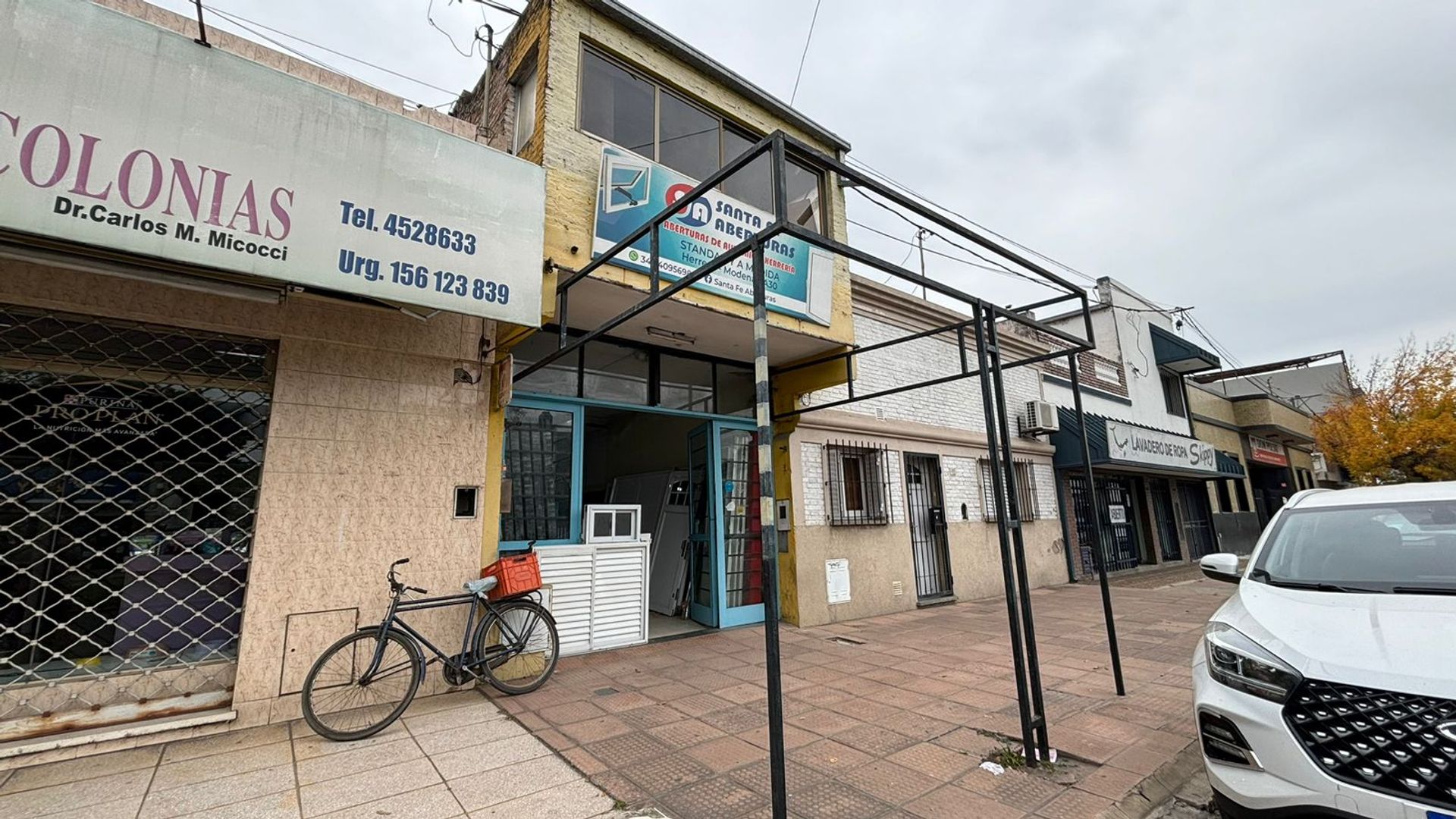 Se vende local + depósito + casa