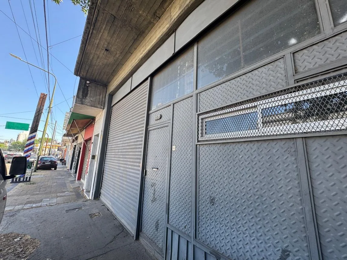 PH de 5 ambientes en venta en Temperley, Avenida Almirante Brown 3500, foto 2