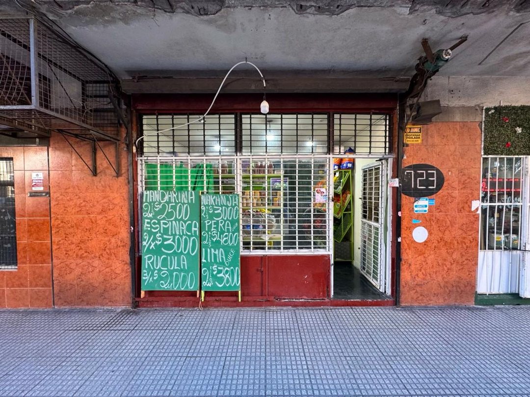 VENTA LOCAL COMERCIAL CON RENTA  CABALLITO YERBAL