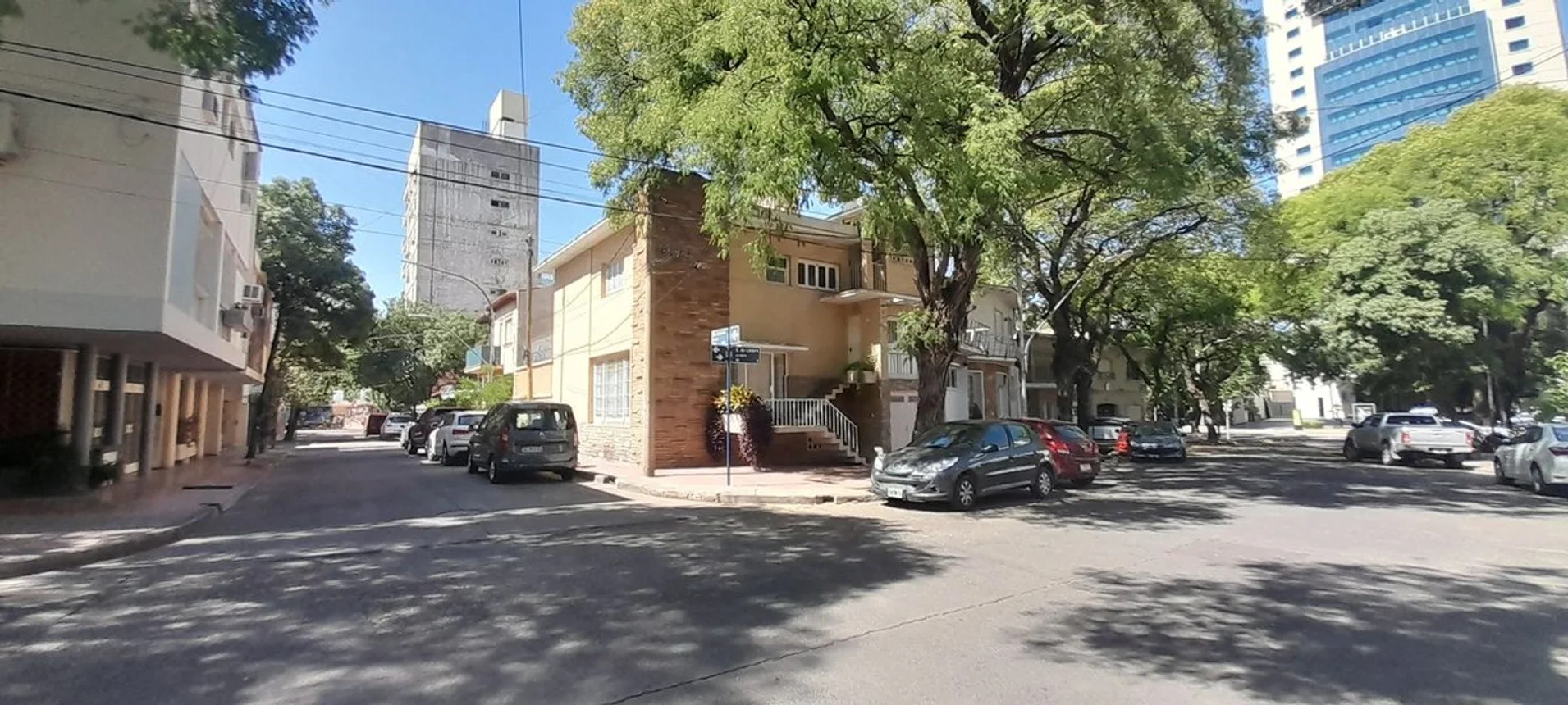 Casa amplia 3 plantas en venta ciudad mendoza, foto 5