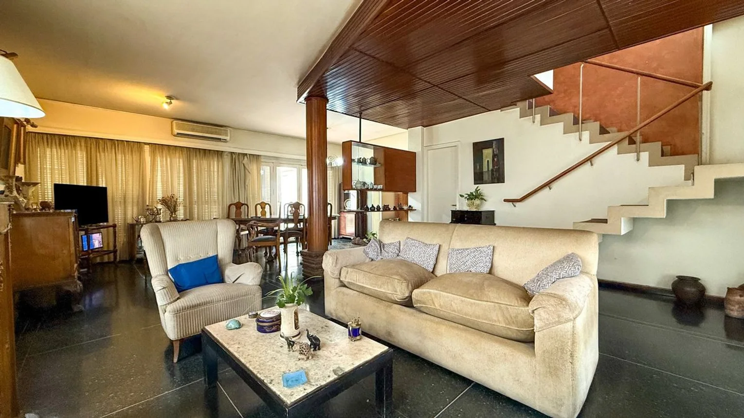 Casa amplia 3 plantas en venta ciudad mendoza, foto 2