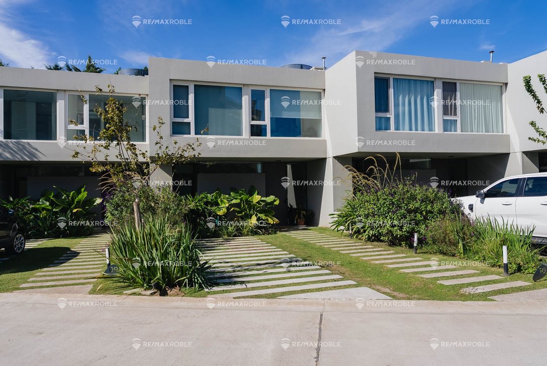 TOWNHOUSE EN VENTA EN LUCIÉRNAGAS 5 AMBIENTES