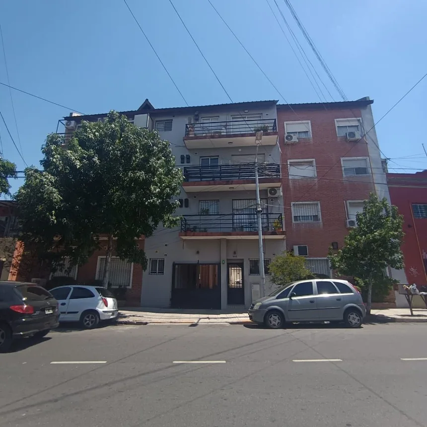 Departamento de 4 ambientes en venta en Avellaneda, Estanislao Zeballos 900, foto 2