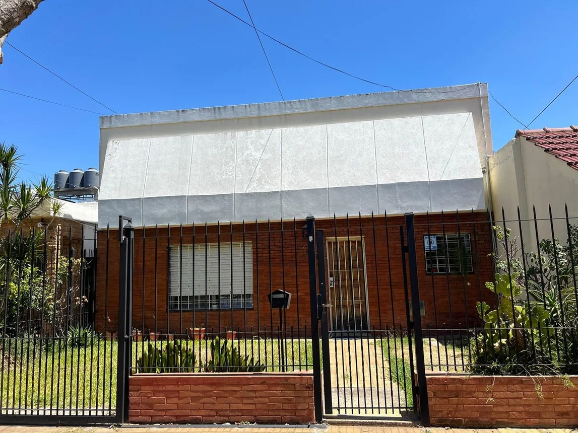 Casa de 3 ambientes en venta en Banfield, General Levalle 600, foto 3