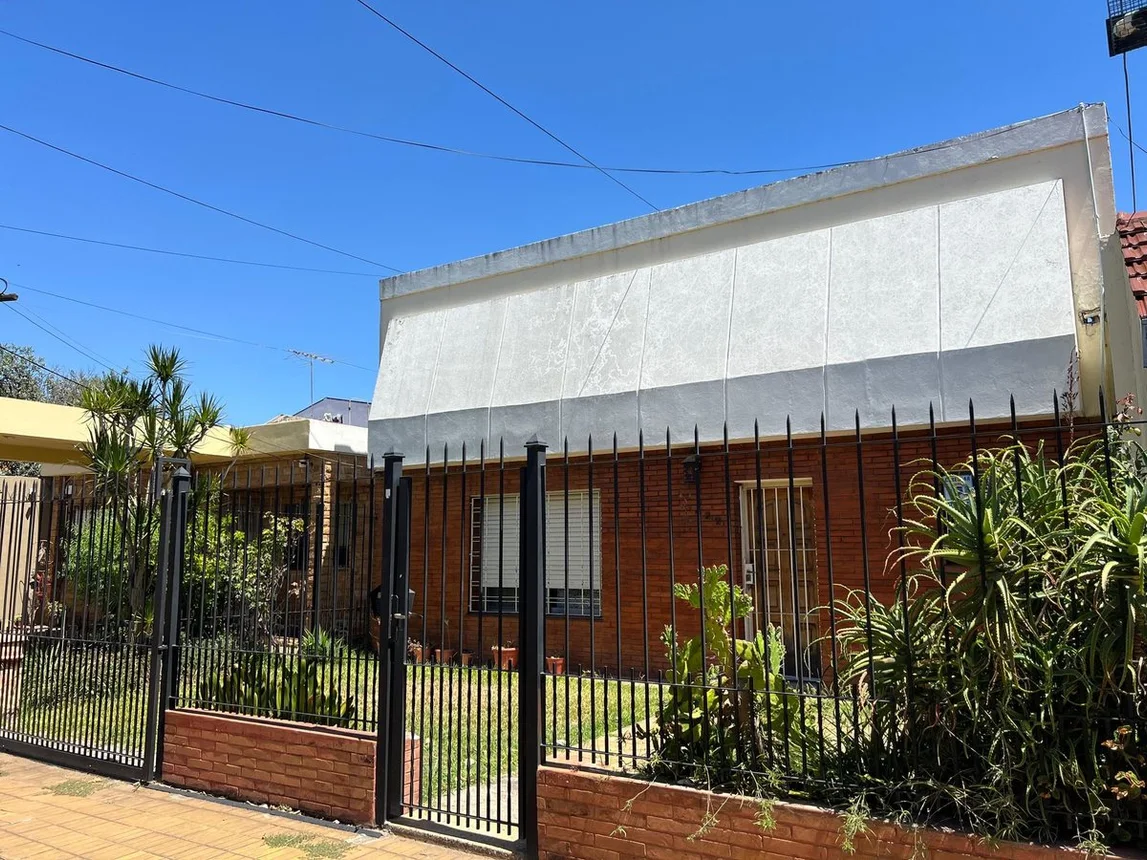 Casa de 3 ambientes en venta en Banfield, General Levalle 600, foto 4