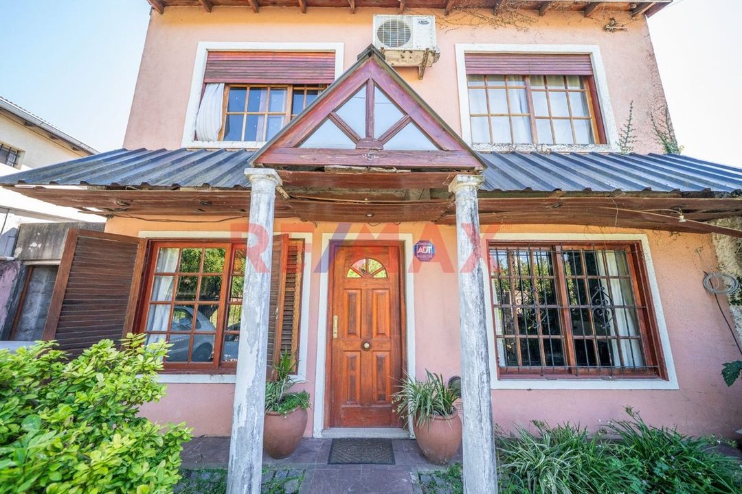 VENTA CASA 6 AMB PILAR CON JARD QUINCHO Y PILETA